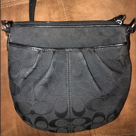 Black coach crossbody - Picture 3 of 3